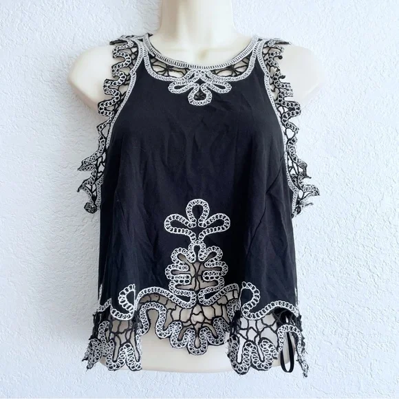 Boho Anthropologie Black Embroidered Crochet-Trim Sleeveless Tank Top MEDIUM - Picture 2 of 8